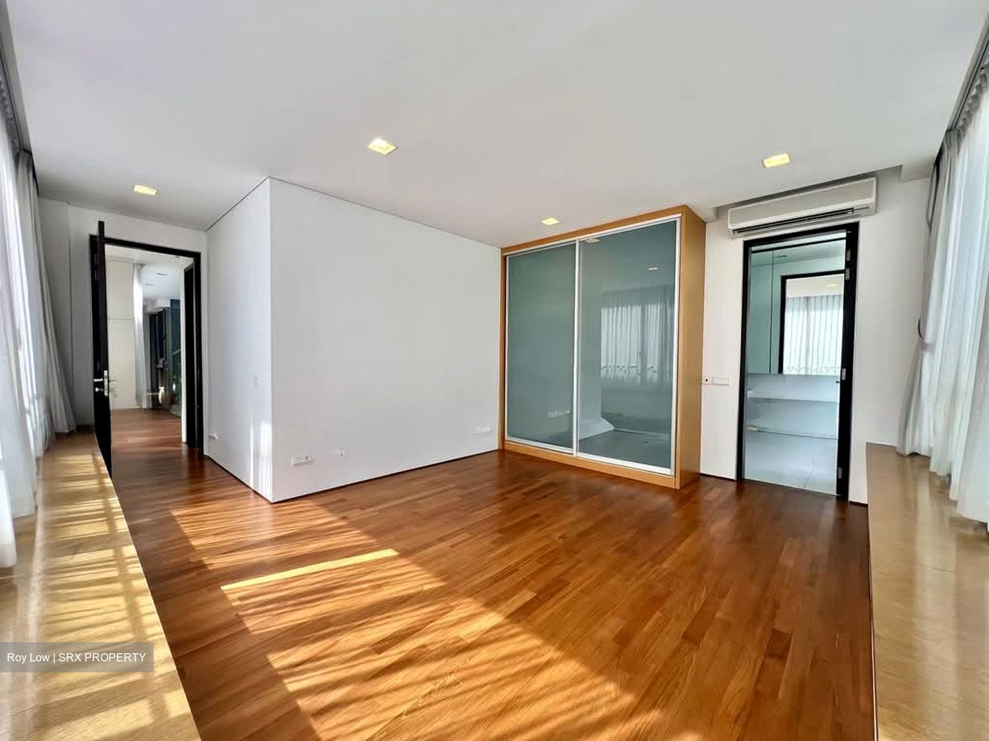 Queen's Road (D10), Detached #596398811
